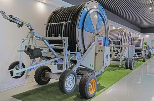 IoTコアモーターとポンプを搭載した金属製農業用スプリンクラ - Agriculture Farming System のレビューと価格